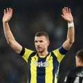 Džeko objavio da odlazi iz Fenerbahčea: Bili smo kao porodica