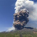 Italija:Urušio se deo kratera vulkana Etna, uzdigao se oblak visok više kilometara