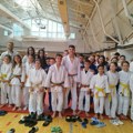 Blistavi uspeh pirotskih džudista za kraj polu-sezone, 18 medalja i tri pehara na turniru u Sokobanji
