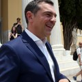 Cipras podneo ostavku na mesto poslanika Sirize, ali ne napušta politiku
