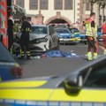 Drama u Lajpcigu: Automobilom uleteo u masu, dve osobe poginule, 22 povređene