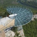 Spreman da dočeka posetioce Nakon svih testiranja, provera, ispitivanja i dodatnih kontrola vidikovac na Kablaru dobio…