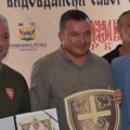Plaketa udruženja ratnih veterana za emisiju "Dozvolite..."