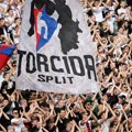 "84 sata puštali smo vodu po Kninu..." Skandal u Splitu! Torcida skandirala "Za dom spremni", pa razvila monstruozan…