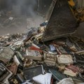 AI kompanije masovno kupuju i potom uništavaju knjige, pa i one veoma retke