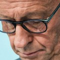 „Kada stvari postanu teške, on ume da ih učini još težim“: Fridrih Merc ima problem koji se zove Fridrih Merc