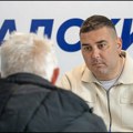 Građanski aktivista došao da jaše pomoćnika gradonačelnika, obezbeđenje ga pustilo
