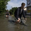 Stotine ljudi evakuisano zbog poplava u južnoj Ukrajini nakon popuštanja brane