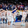 Nigde bez trobojke! Fantastična atmosfera srpskih navijača uoči finalnog meča Srbije i Nemačke na Mundobasketu (VIDEO)