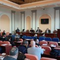 Zaječarskim srednjoškolcima po 10 hiljada dinara: Dok Ničić tvrdi da to nema veze sa izborima, opozicija tvrdi suprotno