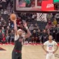 Urnebesno! Planeta se smeje košarkašu Portlanda: Ovakva tehnika šuta nikada nije viđena u NBA ligi! (video)