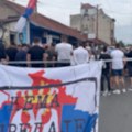 Mladenovac na nogama! Narod ustao protiv SNS-a, napravili putić od tužilaštva do suda, prosluli brašno (video)