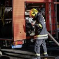 Vatrogasci izvukli muškarca (39) iz plamena: Jedva davao znake života, drama kod Ovčanskog puta