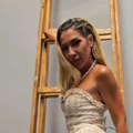Od aviona do merdevina Jovana Jeremić zaprepastila gledaoce, da li ste ikada videli ovakav dolazak na televiziju? (video)