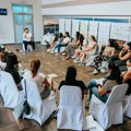 U PIROTU U TOKU FEMINISTIČKA ŠKOLA ZA ROMKINJE: “Kada jedna žena podrži drugu, obe rastu”