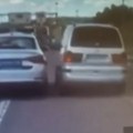 VIDEO Potera na auto-putu: Drogirani švercer probio rampu, opirao se hapšenju, policija upotrebila silu