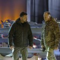 Сирски отпушта официре
