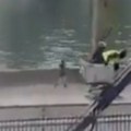 Neverovatan beg iz Luvra: Pojavio se novi snimak lopova: Obučeni u crno, polako se spuštaju... (video)