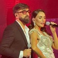 "Večeras smo sami, a trebalo je da bude i Marinko Madžgalj": Emina se rasplakala na bini zbog pokojnog glumca