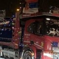 Mećava ih nije sprečila da stignu i podele radost: Vozači kamiona imali sjajnu akciju, "Konvoj sa srcem" obišao Srbiju i…