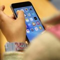 Digitalni detoks ili kontrola: Kakve rezultate bi dala potpuna zabrana upotrebe mobilnih telefona u školi?