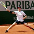 Poveo, pa stao: Eliminisan još jedan nosilac na Rolan Garosu