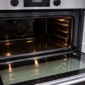 Mnogi nikada nisu primetili ovaj detalj na vratima rerne - a ima veoma važnu ulogu