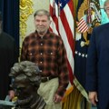 Ko je pravoslavni sveštenik koji je bio gost Donaldu Trampu u Beloj kući?