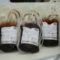 Akcija dobrovoljnog davalaštva krvi u medicinskoj školi u Senti