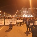 FOTO „Borićemo se do kraja“: I večeras protest u Bloku 63, okupljeni blokirali Jurija Gagarina