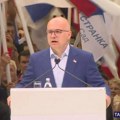Fantastičan govor premijera Vučevića: Nema povlačenja i predaje pred gorima od sebe, budućnost je u vašim rukama! (foto)
