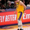 Haos zbog Dončića! Nba legenda žestoko napala Luku zbog jedne stvari, navijači besni: "Zar on da mu to kaže?"