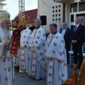 U prisustvu vernika, sugrađana i medicinskih radnika Hram Svetog Nektarija Eginskog osveštan je u krugu Univerzitetskog…