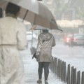 Stiže potop u Srbiju: Najavljeni olujni vetrovi i grad: Rhmz izdao važno upozorenje na nevreme, pola zemlje u žutom!