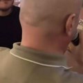 Đani zapevao, evri leteli na sve strane: Pevača kitili novčanicama na proslavi Uroša Živkovića (foto)