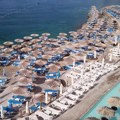 Oglasili se vlasnici popularne budvanske plaže: "Ulaz na našu plažu je besplatan", ovo su tačne cene usluga kod njih