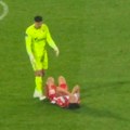 Jedan fudbaler Zvezde posebno je teško podneo eliminaciju od Lila, ležao je na travi i plakao