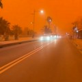 Apokaliptični prizori na Kritu: Dan se pretvorio u noć, nevreme i pesak iz Sahare stvorili velike probleme (video)