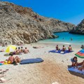 Skriveni dragulj Grčke zaludeo turiste: Plaža na popularnom letovalištu oduzima dah, ali nije za svakoga