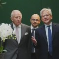 Kralj Čarls zabrinut zbog munjevitog razvoja AI: „Ne smemo izgubiti kontrolu“