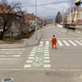 Od 3. oktobra radovi na obeležavanju pešačkih prelaza u blizini škola i vrtića. Neophodan oprez i poštovanje privremene…