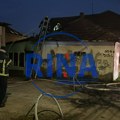 Gori kuća u širem centru Čačka: Vatrena stihija zahvatila čitav objekat, vatrogasci-spasioci na licu mesta (FOTO)(VIDEO)
