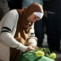 Posmrtni ostaci dovezeni u Srebrenicu, učesnici Marša mira u Mravinjcima