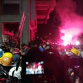 Protest u Novom Sadu: Blokirana raskrsnica Stražilovske i Bulevara cara Lazara, u blizini kampusa Univerziteta (foto)