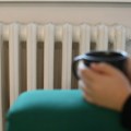 Ako se radijator zagreva samo na vrhu - uradite ovo i u roku od pola minuta počeće da greje kako treba