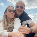 Prva šetnja Ace Sofronijevića i Kosane sa ćerkom Tarom: Ponosni roditelji pucaju od sreće: "Porodica"