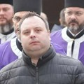 „Dok sam živ i dok postojim voleću Vučića“: Ko je teolog Miloš Stojković od koga svi „peru ruke“?