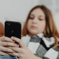 Francuska usvojila zakon: Deci mlađoj od 15 godina zabranjene društvene mreže