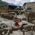 Nepal: Broj stradalih veći od 700, hiljade nestalih, potraga za zatrpanim radnicima