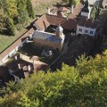 Ovde je ispunjen zavet posle Kosova! Skrivena među šumama Rudnika, srpska svetinja skoro šest vekova čuva tajne i priče o…